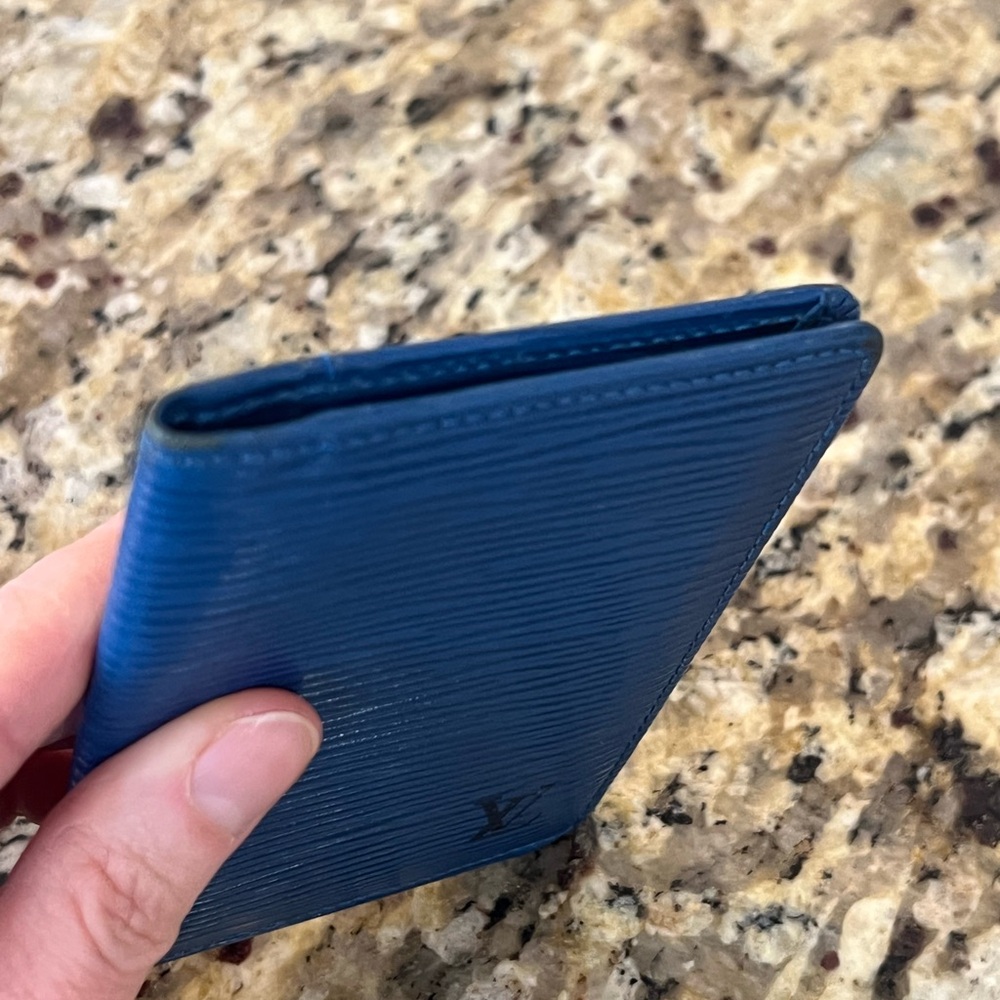 Louis Vuitton Blue Epi Card Holder pocket organizer - Picture 6 of 7